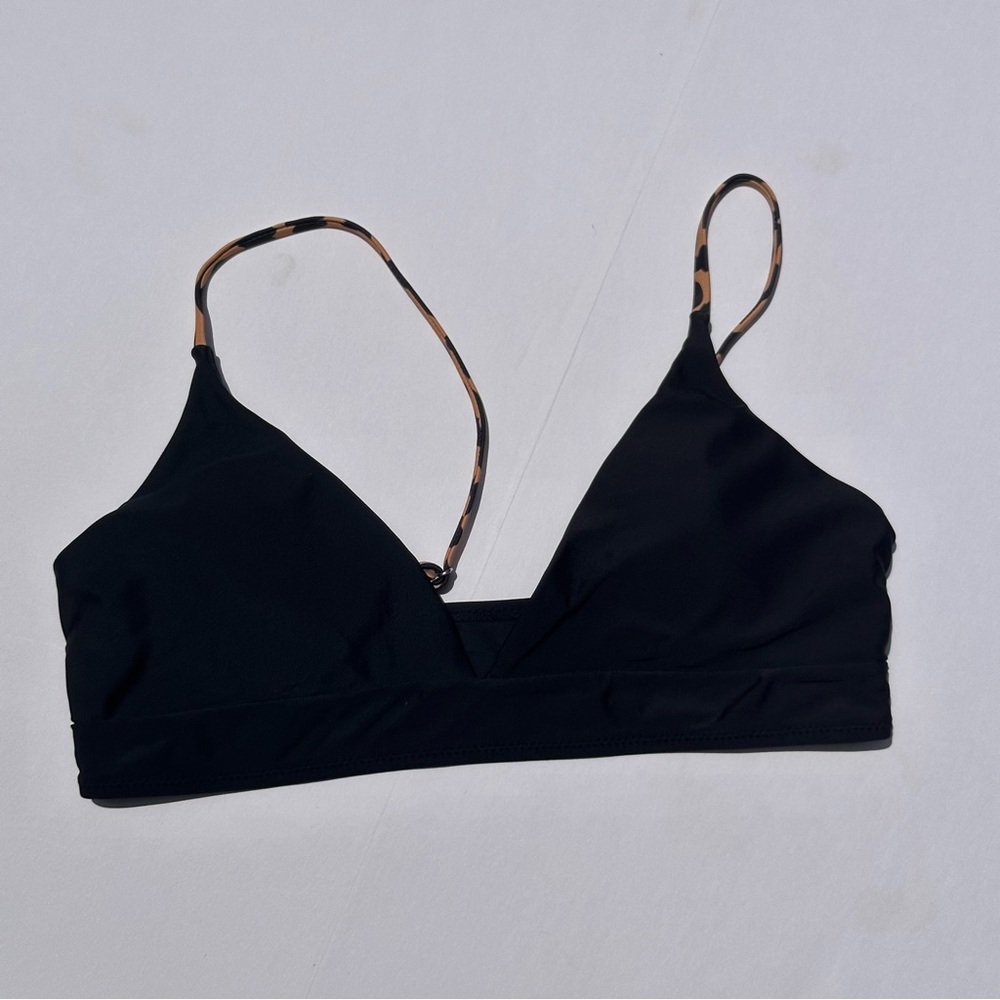 Black swimsuit top with leopard print straps size medium